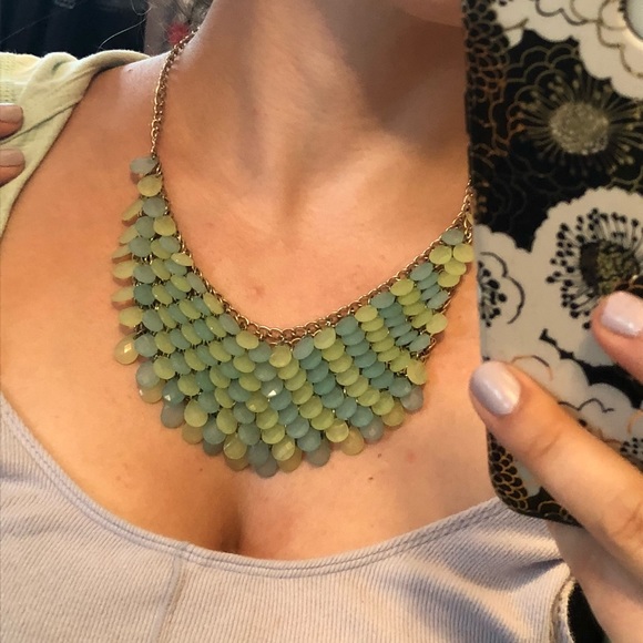 Francesca’s Statement Mermaid Necklace - Picture 2 of 3